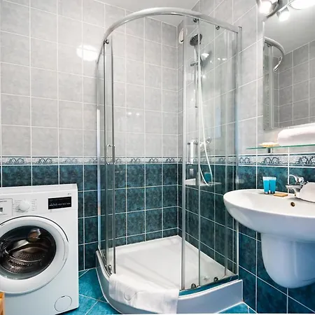 Woronicza Homey Wooden By Bookinghost Lägenhet *