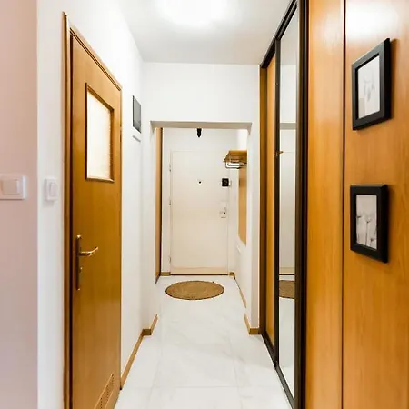 Woronicza Homey Wooden By Bookinghost Warszawa