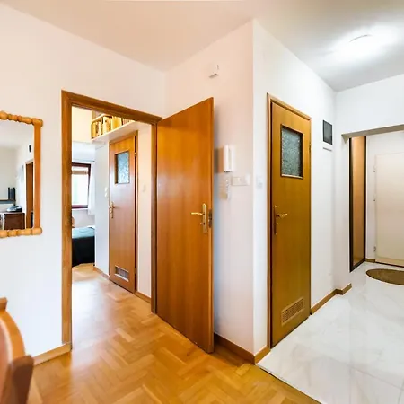 Woronicza Homey Wooden Apartment *