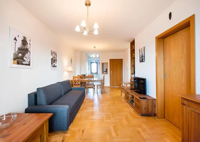 Woronicza Homey Wooden By Bookinghost