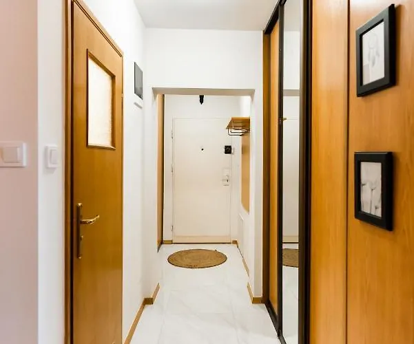 Woronicza Homey Wooden By Bookinghost Warszawa