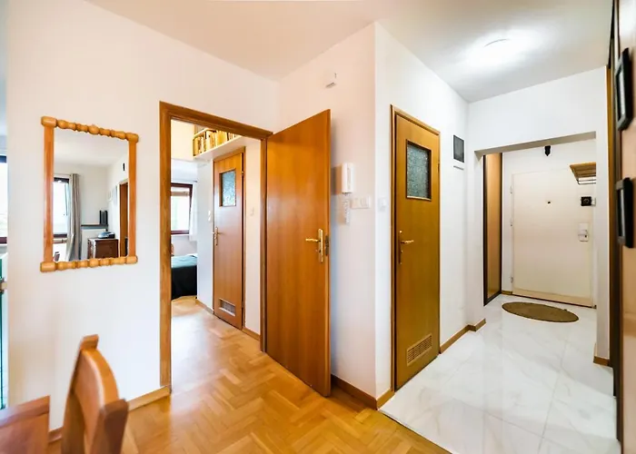 Woronicza Homey Wooden By Bookinghost Lejlighed *