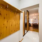 דירה Woronicza Homey Wooden By Bookinghost